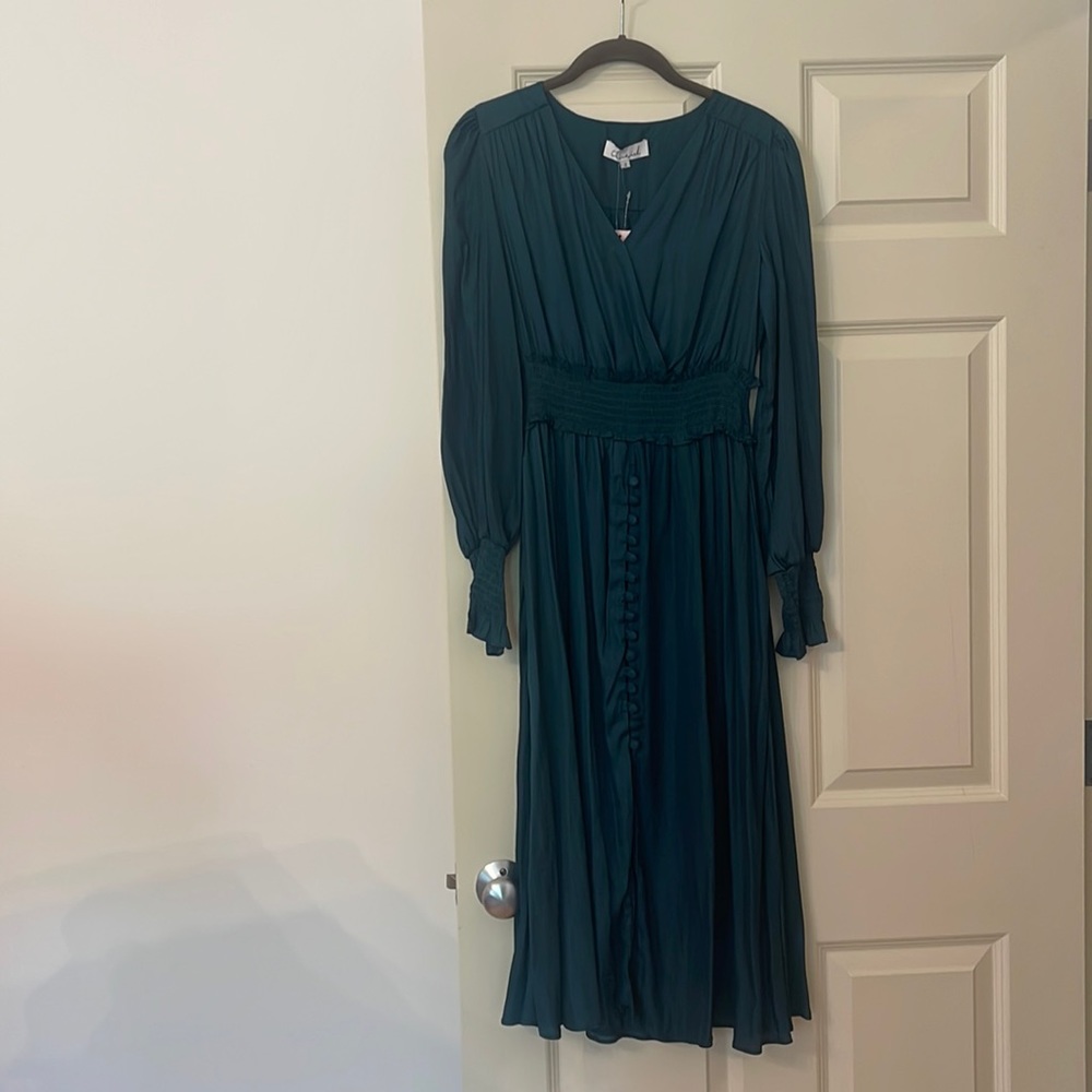 New with tag cute satin dress in emerald green - vintage look